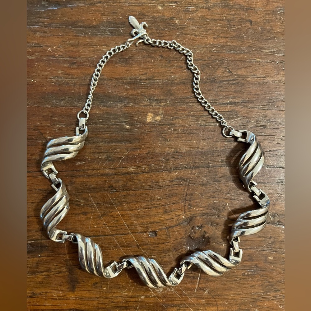 Vintage Silver Tone Rolling Waves Scroll Panel Choker Necklace Fleur De Lis